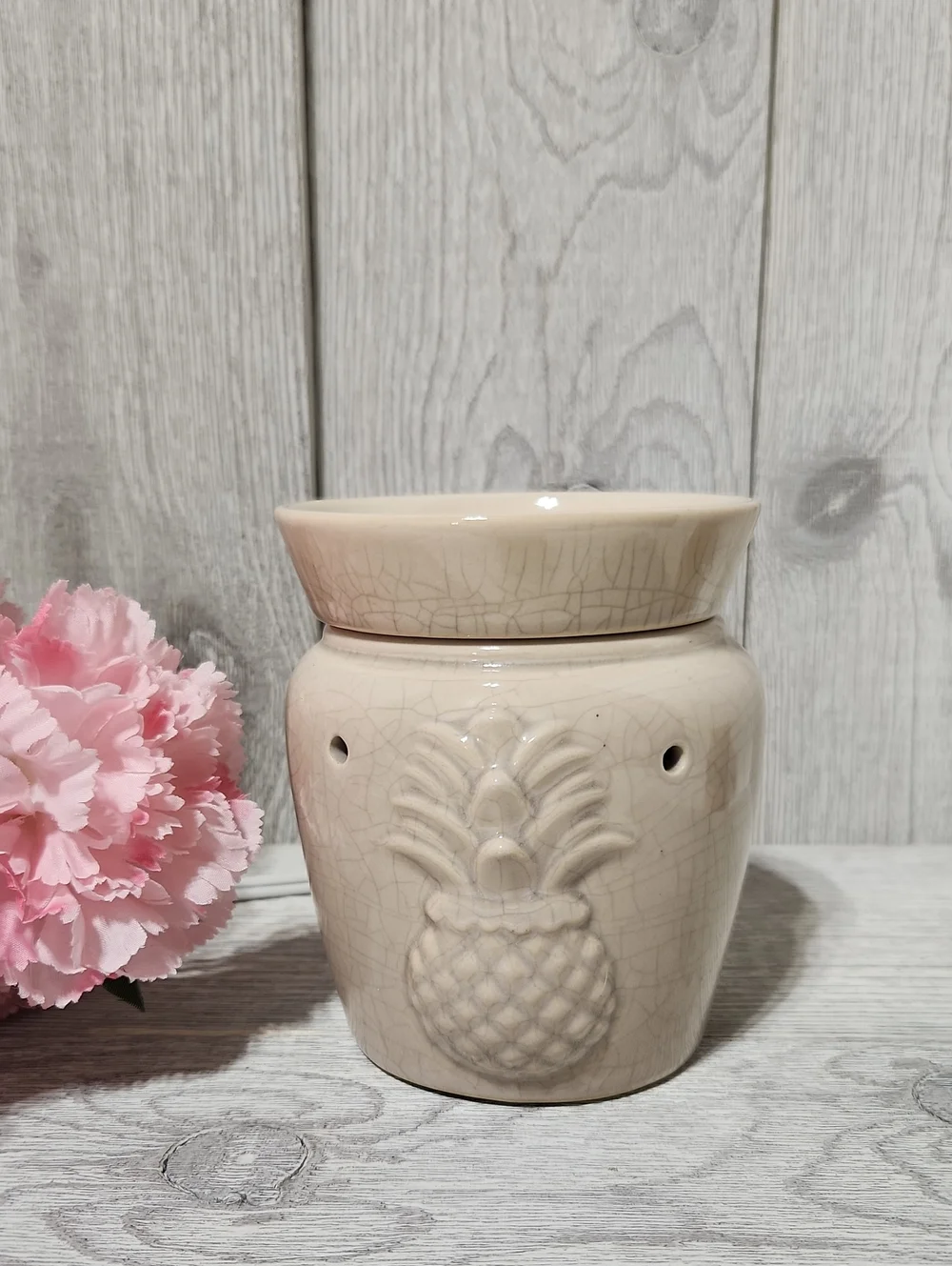 Welcome Scentsy Warmer With Embosssed Pineapple & Crackle Finish